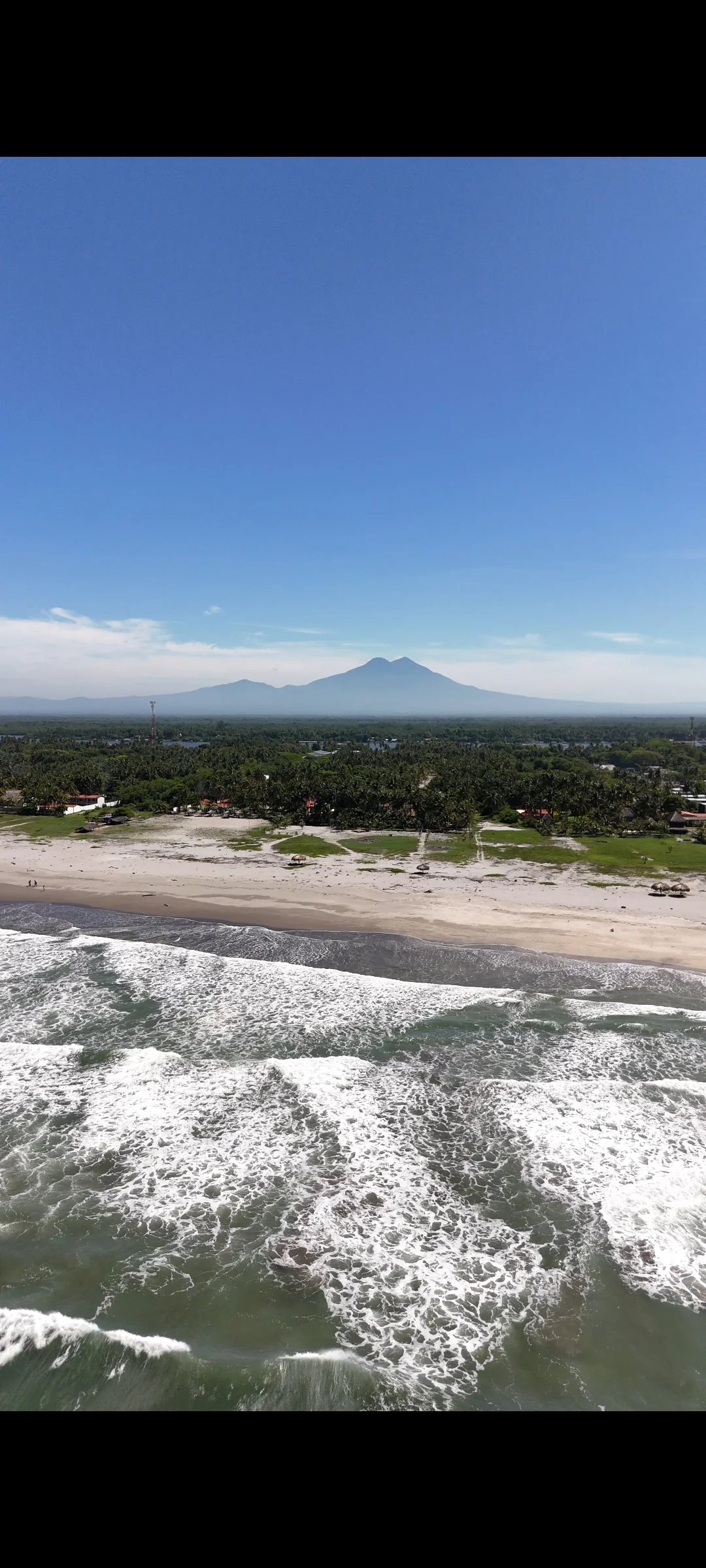Del volcán a la ola